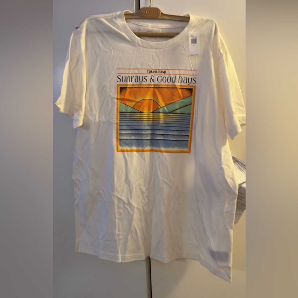 Old Navy White Graphic T-Shirt - Sunrays & Good Days
